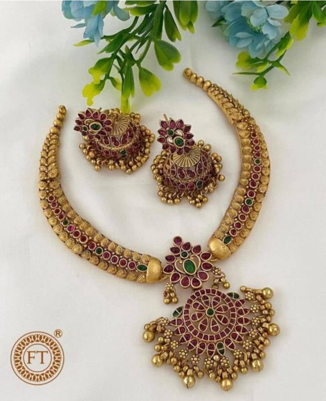 Necklace & Earrings set